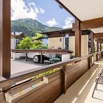 Haus Voglreiter - Inkl Sommerkarte, Zentrale Und Ruhige Lage, Garten Mit Spielplatz Kaprun