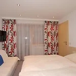 Haus Voglreiter - Inkl Sommerkarte, Zentrale Und Ruhige Lage, Garten Mit Spielplatz * Kaprun