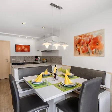 Haus Voglreiter - Inkl Sommerkarte, Zentrale Und Ruhige Lage, Garten Mit Spielplatz Appartement *