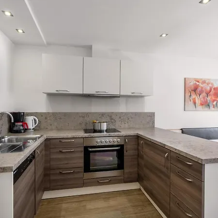 Haus Voglreiter - Inkl Sommerkarte, Zentrale Und Ruhige Lage, Garten Mit Spielplatz Appartement Kaprun