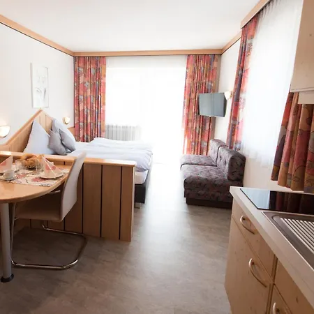 Haus Voglreiter - Inkl Sommerkarte, Zentrale Und Ruhige Lage, Garten Mit Spielplatz Appartement Kaprun