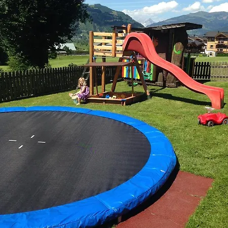 Haus Voglreiter - Inkl Sommerkarte, Zentrale Und Ruhige Lage, Garten Mit Spielplatz Kaprun